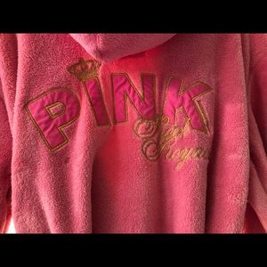 Victoria secret pink woman’s robe